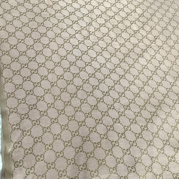 Gucci Shawl - Picture 2 of 3